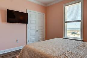 Blue Oasis - Private Backyard Beach - Pool, Hammocks, Kayaks, Even Cra