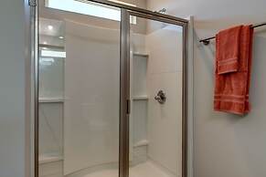 Blue Oasis - Private Backyard Beach - Pool, Hammocks, Kayaks, Even Cra