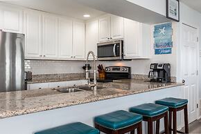 Strand Castle - Gulf Front! An Ideal Layout With Game Room, Small Priv