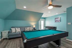 Strand Castle - Gulf Front! An Ideal Layout With Game Room, Small Priv