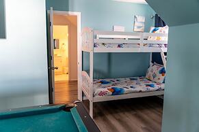 Strand Castle - Gulf Front! An Ideal Layout With Game Room, Small Priv