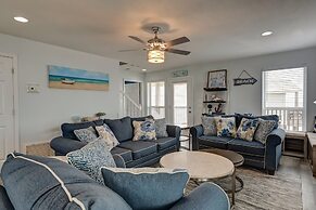 Strand Castle - Gulf Front! An Ideal Layout With Game Room, Small Priv