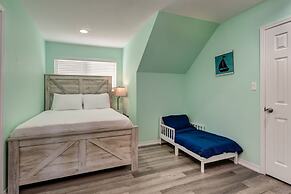 Strand Castle - Gulf Front! An Ideal Layout With Game Room, Small Priv