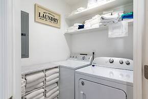 Strand Castle - Gulf Front! An Ideal Layout With Game Room, Small Priv