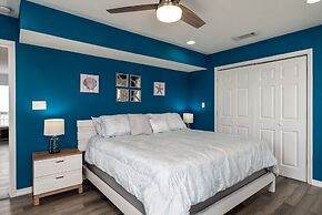 Strand Castle - Gulf Front! An Ideal Layout With Game Room, Small Priv