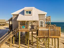 Strand Castle - Gulf Front! An Ideal Layout With Game Room, Small Priv