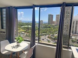 Hawaiian Monarch 1804 Condo by RedAwning