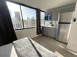 Hawaiian Monarch 1804 Condo by RedAwning