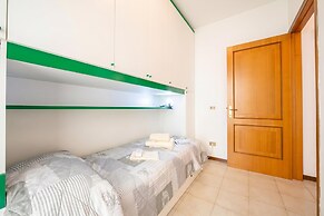 Cinzia Apartment Front Beach