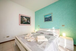 Cinzia Apartment Front Beach