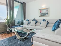18 Abbey Sands