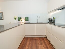 18 Abbey Sands