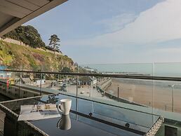 18 Abbey Sands