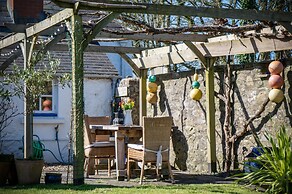 Flygate - 2 Bedroom Cottage - Lawrenny