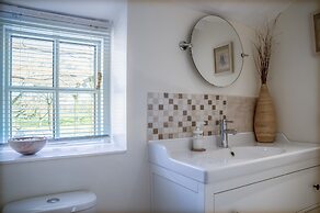 Flygate - 2 Bedroom Cottage - Lawrenny