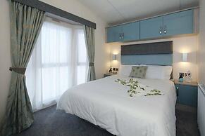 Superior 6 Berth Holiday Home in Suffolk,