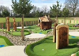 Superior 6 Berth Holiday Home in Suffolk,