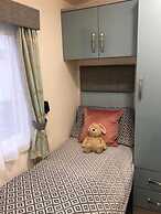 Superior 6 Berth Holiday Home in Suffolk,