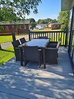 Superior 6 Berth Holiday Home in Suffolk,