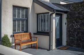 Hawtree Cottage - 2 Bed Cottage - Tenby