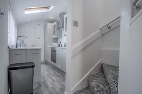 Hawtree Cottage - 2 Bed Cottage - Tenby