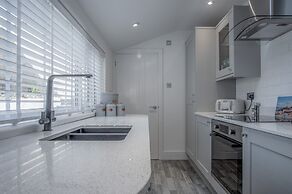 Hawtree Cottage - 2 Bed Cottage - Tenby