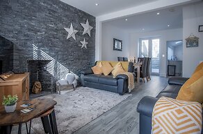 Hawtree Cottage - 2 Bed Cottage - Tenby