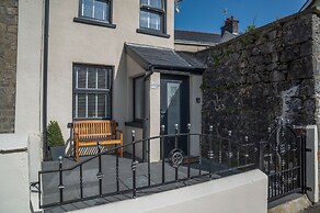 Hawtree Cottage - 2 Bed Cottage - Tenby