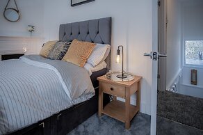 Hawtree Cottage - 2 Bed Cottage - Tenby