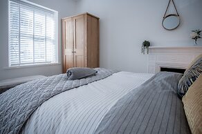 Hawtree Cottage - 2 Bed Cottage - Tenby