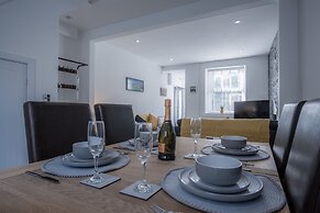 Hawtree Cottage - 2 Bed Cottage - Tenby