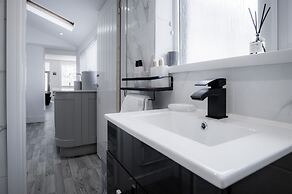 Hawtree Cottage - 2 Bed Cottage - Tenby