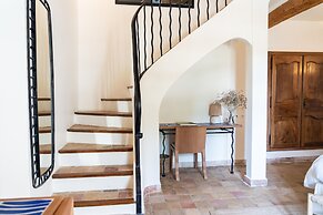 Château les Crostes