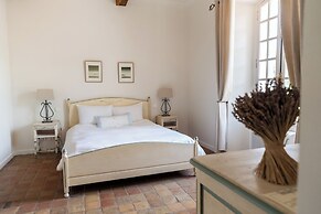 Château les Crostes