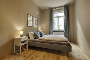 Moderne Altbauapartments nahe Stadtzentrum und Weinberge