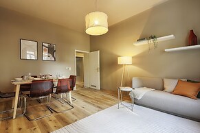 Moderne Altbauapartments nahe Stadtzentrum und Weinberge