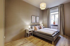 Moderne Altbauapartments nahe Stadtzentrum und Weinberge