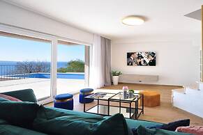 Villa Iva With sea View and Pool