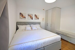 Villa Iva With sea View and Pool