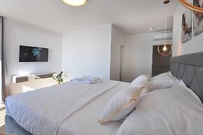 Villa Iva With sea View and Pool