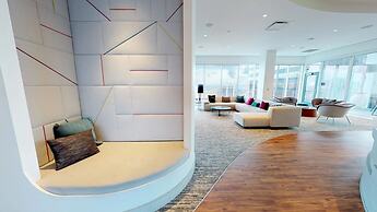 Global Luxury Suites Center City