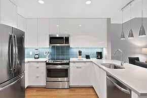 Global Luxury Suites Center City