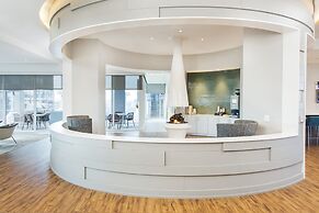 Global Luxury Suites Center City