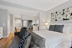 Global Luxury Suites Center City