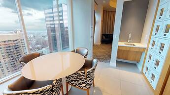 Global Luxury Suites Center City
