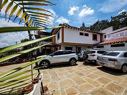 Hotel Las Rocas Resort