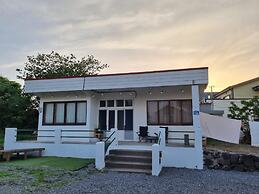 Jeju Gongwoodang Pension