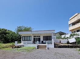 Jeju Gongwoodang Pension