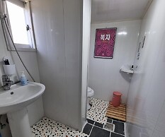 Jeju Gongwoodang Pension