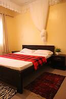 Stay.Plus Ebony Mara House